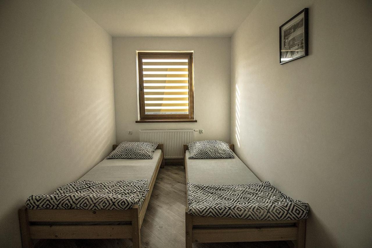 Aris Pokoje Goscinne Wojnicz Exteriör bild